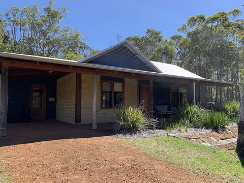 Denmark Forest Retreat - Accommodation Yamba 0