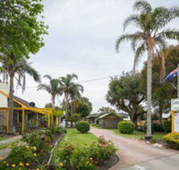 Lazy Acre Log Cabins - Accommodation Yamba