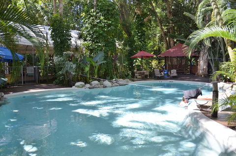 PKs Jungle Village - Hostel - Accommodation Yamba 2