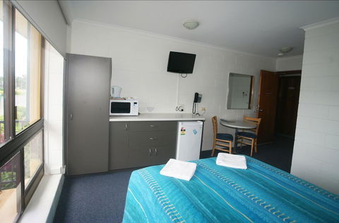 Cedar Lodge Motel Townsville - Accommodation Yamba 5