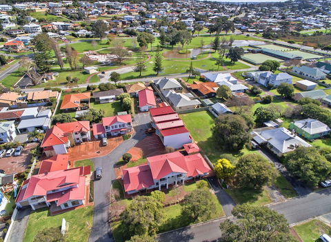 Pelicans Albany - Accommodation Yamba 0