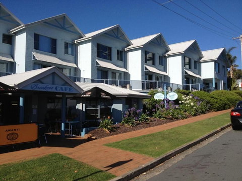 Breakers Apartments Mollymook - Accommodation Yamba 1