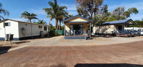 Pinjarra Caravan Park & Cabins - Accommodation Yamba 1