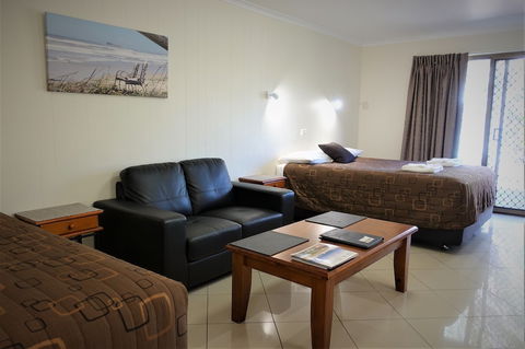 Pacific Palms Motor Inn - Accommodation Yamba 2