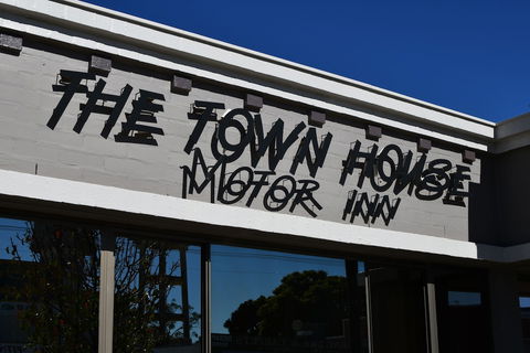 The Town House Motor Inn - Accommodation Yamba 5