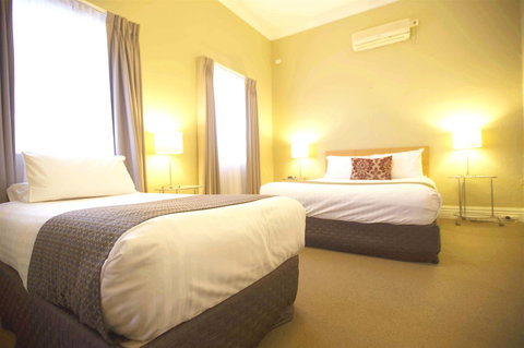 Globe Apartments - Accommodation Yamba 6
