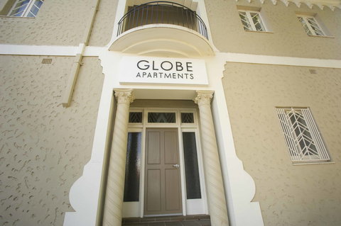 Globe Apartments - Accommodation Yamba 2