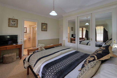 Logger's Rest - Accommodation Yamba 7