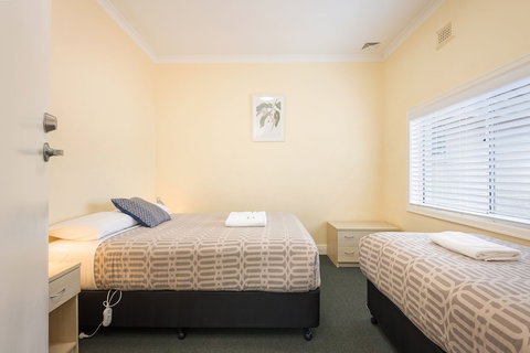 Albany Holiday Units - Accommodation Yamba 6
