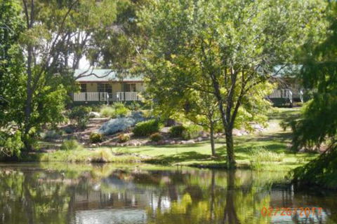 Granite Gardens Cottages & Lake Retreat - Accommodation Yamba 4