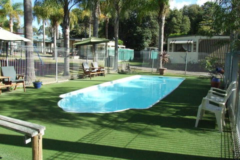 Shady Willows Holiday Park & YHA - Accommodation Yamba 2