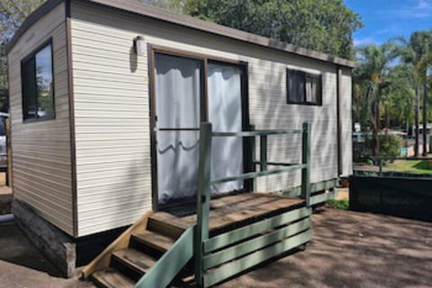 Shady Willows Holiday Park & YHA - Accommodation Yamba 0