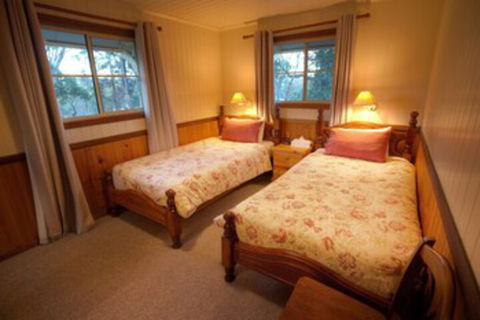 Accommodation Creek Cottages - Accommodation Yamba 0