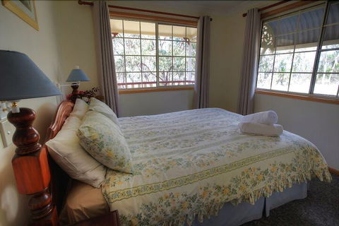 Accommodation Creek Cottages - Accommodation Yamba 7