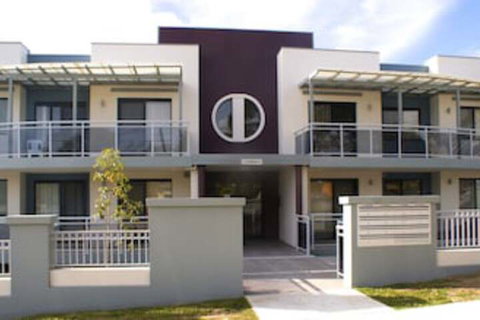 Astina Serviced Apartments - Central - Accommodation Yamba 0