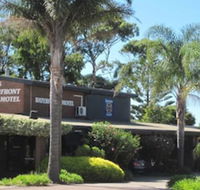 Lakes Waterfront Motel  Holiday Cottages - Accommodation Yamba