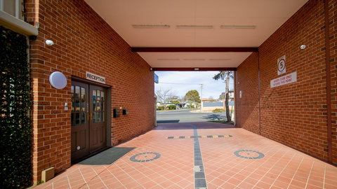 Hamiltonâ€™s Queanbeyan Motel - Accommodation Yamba 2