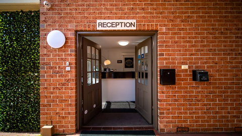 Hamiltonâ€™s Queanbeyan Motel - Accommodation Yamba 3