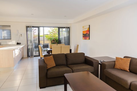Gladstone Heights Executive Apartments - Accommodation Yamba 5