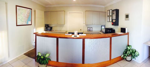 Saltbush Motor Inn - Accommodation Yamba 2