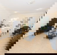 Colonial Court Villas - Accommodation Yamba