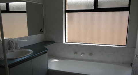 The Retreat - Accommodation Yamba 2