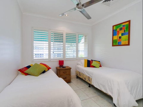 Azure Waters - Accommodation Yamba 0