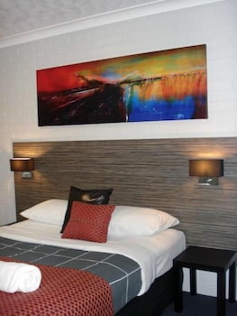 A Raceview Motor Inn - Accommodation Yamba 3