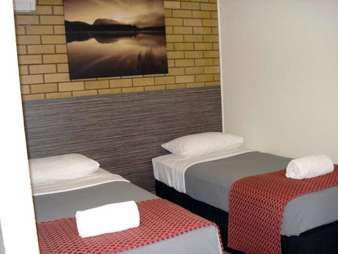 A Raceview Motor Inn - Accommodation Yamba 6