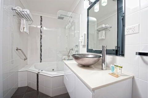 Dolphin Shores - Accommodation Yamba 5