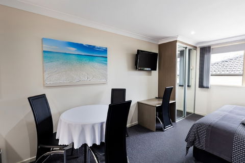 Dolphin Shores - Accommodation Yamba 4