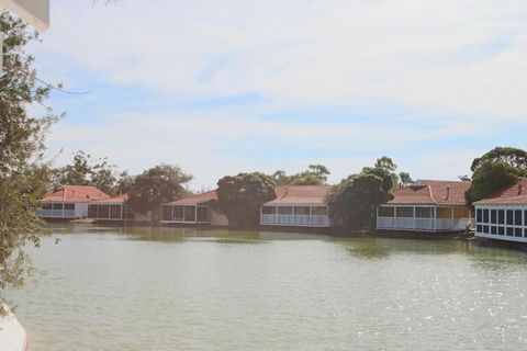 River Resort Villas - Accommodation Yamba 3