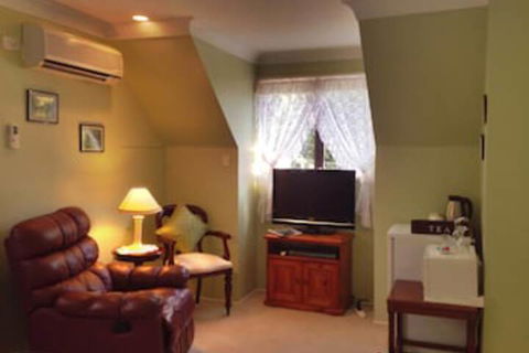 Curtis Falls Mountain Spa Retreat - Accommodation Yamba 5