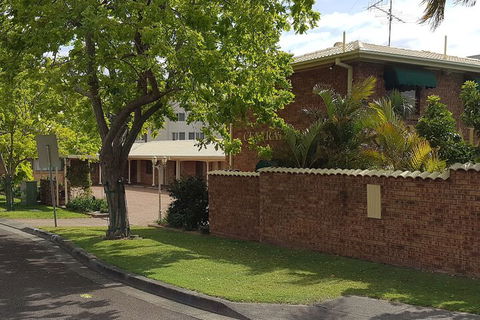 Central Motel Nelson Bay - Accommodation Yamba 2