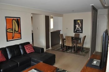 Brougham Arms Hotel - Accommodation Yamba 1