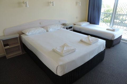 Comfort Inn The Lakes - Accommodation Yamba 3