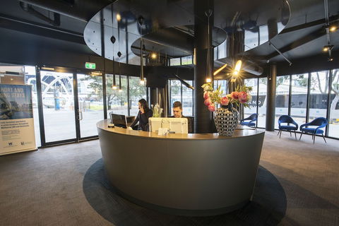 Waterfront Melbourne Apartments - Accommodation Yamba 0