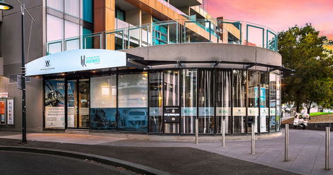 Waterfront Melbourne Apartments - Accommodation Yamba 1