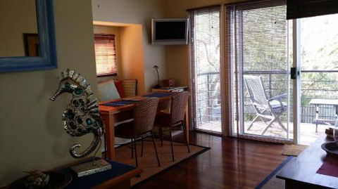 Wyreepi Caribbean Chalet - Accommodation Yamba 5