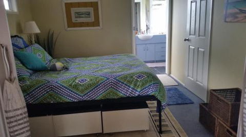 Wyreepi Caribbean Chalet - Accommodation Yamba 4