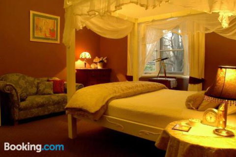 Broomelea Bed & Breakfast - Accommodation Yamba 0