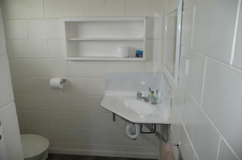 Ocean Breeze Units - Accommodation Yamba 2