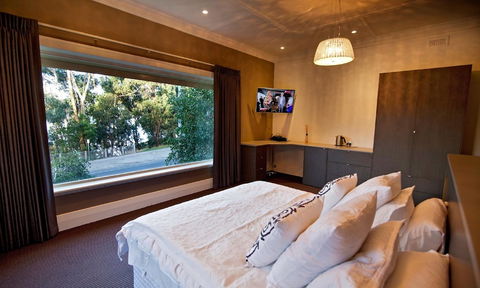 Lorne Hotel - Accommodation Yamba 3