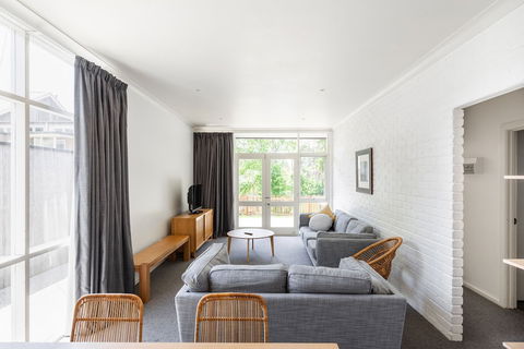 Lorne Hotel - Accommodation Yamba 5