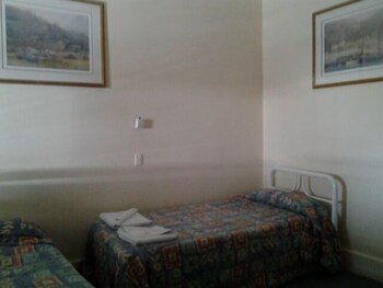 Hotel Boston - Accommodation Yamba 3