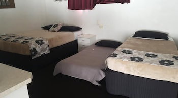 Siesta Villa Motel - Accommodation Yamba 0