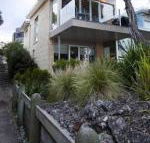 Battery Cove Beach Front Apartment - Accommodation Yamba