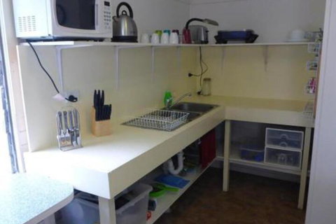 Kennys Cabin - Accommodation Yamba 3