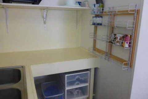 Kennys Cabin - Accommodation Yamba 6