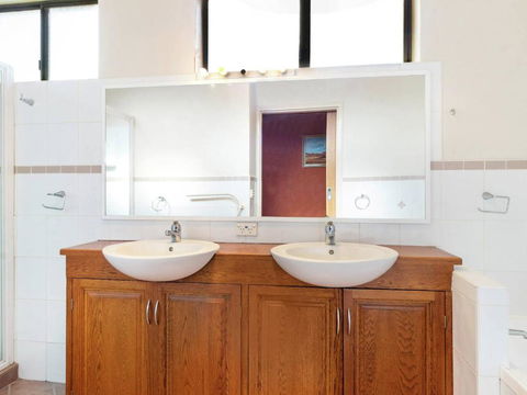 Alkira Motel - Accommodation Yamba 1